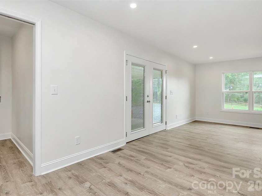 3211 Lancaster Highway, Monroe, NC 28112.  MLS# CAR4284989, YatesRealty ID 33214. 