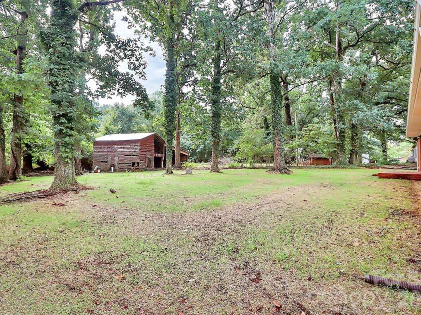 3211 Lancaster Highway, Monroe, NC 28112.  MLS# CAR4284989, YatesRealty ID 33214. 