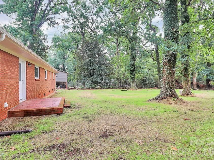 3211 Lancaster Highway, Monroe, NC 28112.  MLS# CAR4284989, YatesRealty ID 33214. 