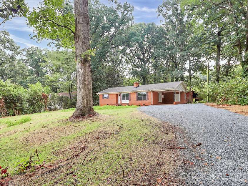 3211 Lancaster Highway, Monroe, NC 28112.  MLS# CAR4284989, YatesRealty ID 33214. 