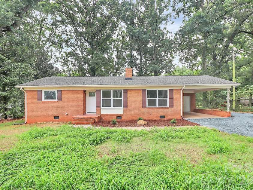 3211 Lancaster Highway, Monroe, NC 28112.  MLS# CAR4284989, YatesRealty ID 33214. 