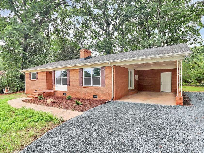 3211 Lancaster Highway, Monroe, NC 28112.  MLS# CAR4284989, YatesRealty ID 33214. 