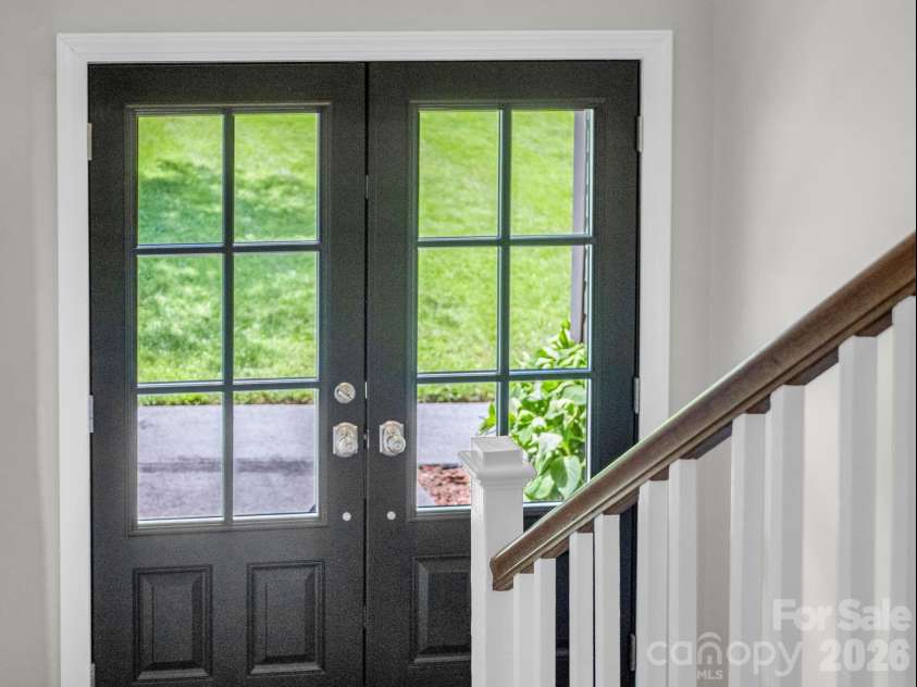 59 Underhill Road, Hendersonville, NC 28792.  MLS# CAR4395706, YatesRealty ID 33215. 