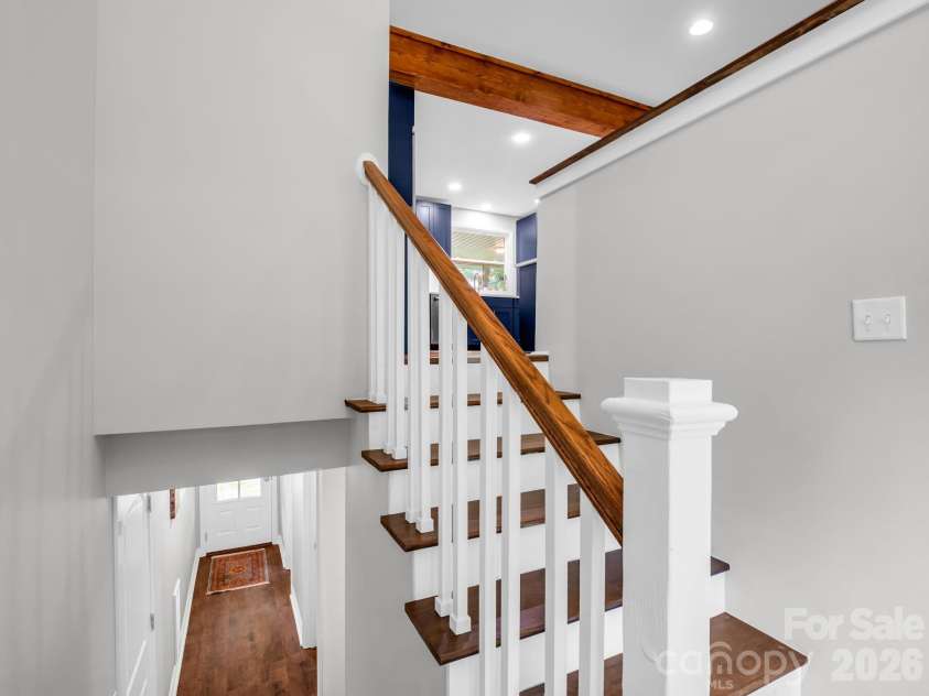 59 Underhill Road, Hendersonville, NC 28792.  MLS# CAR4395706, YatesRealty ID 33215. 