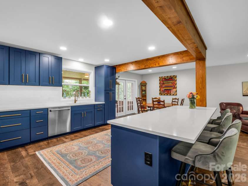 59 Underhill Road, Hendersonville, NC 28792.  MLS# CAR4395706, YatesRealty ID 33215. 