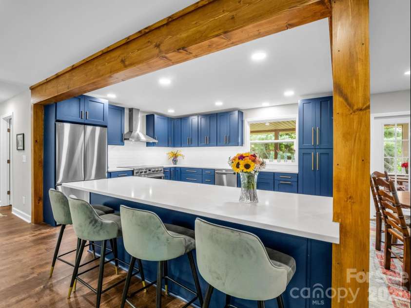 59 Underhill Road, Hendersonville, NC 28792.  MLS# CAR4395706, YatesRealty ID 33215. 
