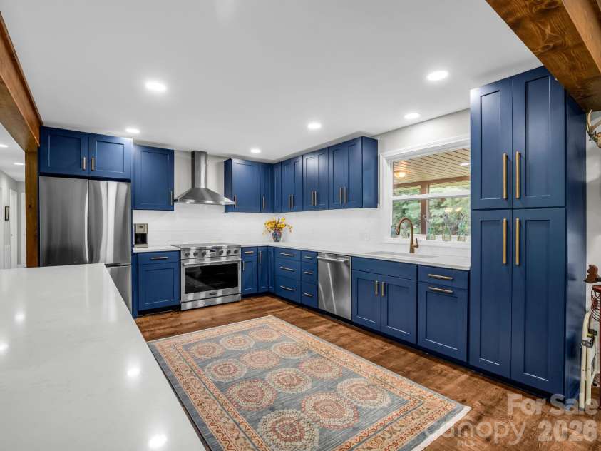 59 Underhill Road, Hendersonville, NC 28792.  MLS# CAR4395706, YatesRealty ID 33215. 