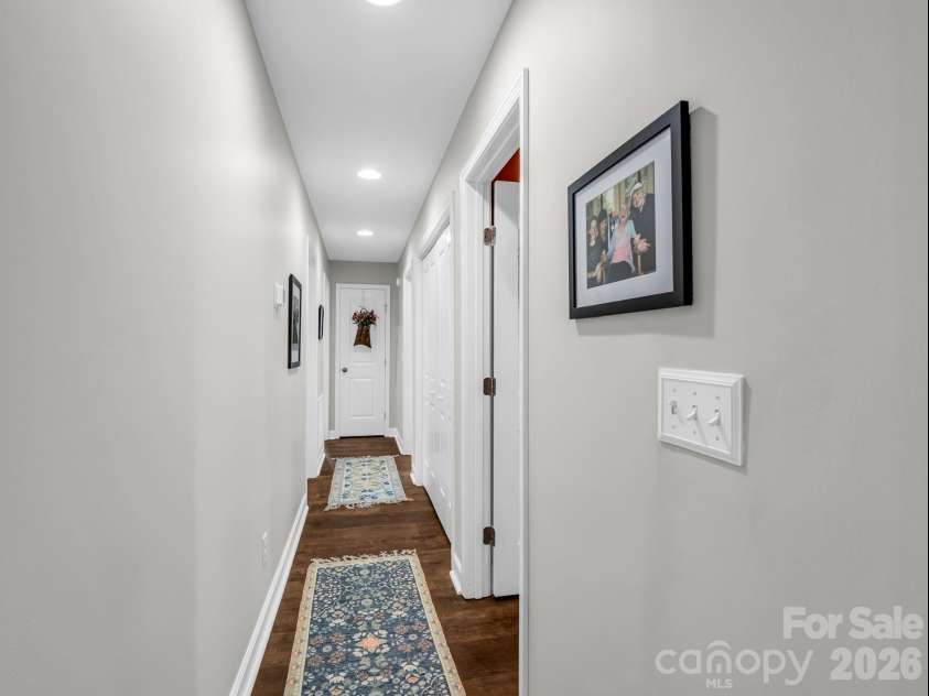 59 Underhill Road, Hendersonville, NC 28792.  MLS# CAR4395706, YatesRealty ID 33215. 