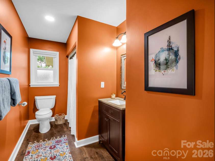 59 Underhill Road, Hendersonville, NC 28792.  MLS# CAR4395706, YatesRealty ID 33215. 