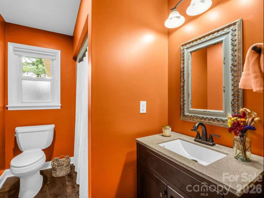 59 Underhill Road, Hendersonville, NC 28792.  MLS# CAR4395706, YatesRealty ID 33215. 