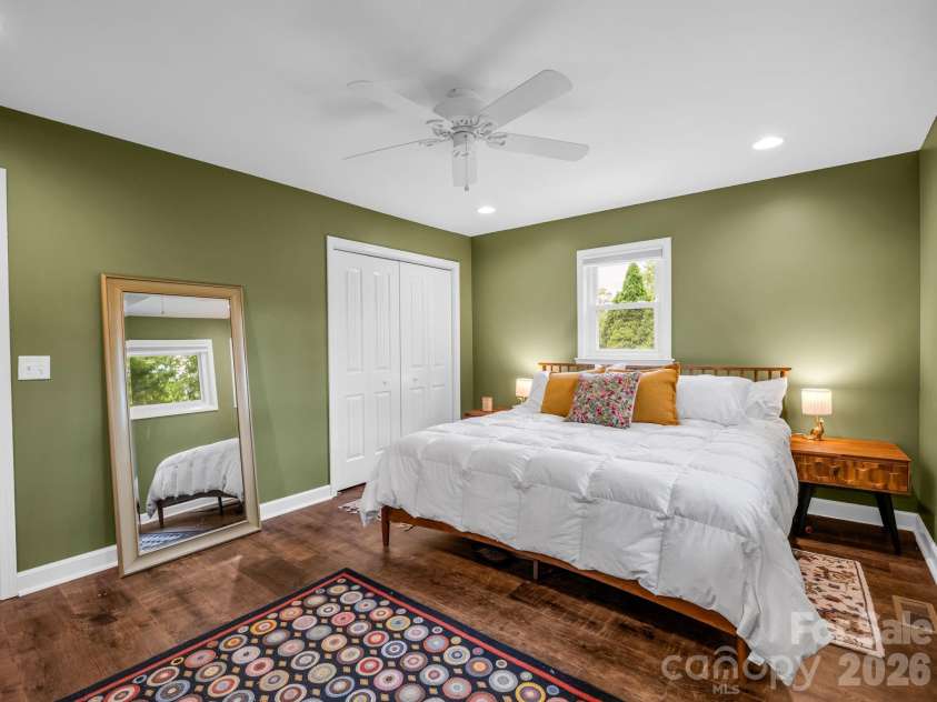 59 Underhill Road, Hendersonville, NC 28792.  MLS# CAR4395706, YatesRealty ID 33215. 