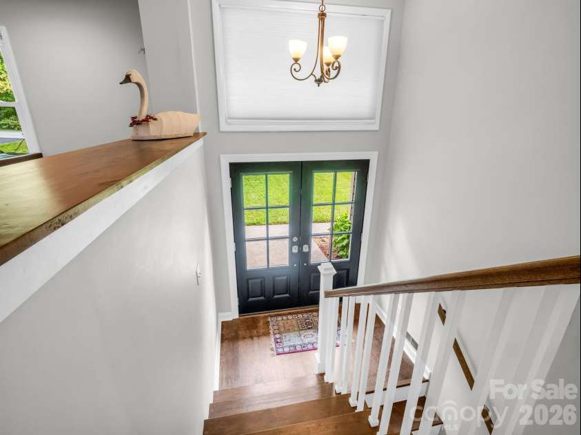 59 Underhill Road, Hendersonville, NC 28792.  MLS# CAR4395706, YatesRealty ID 33215. 