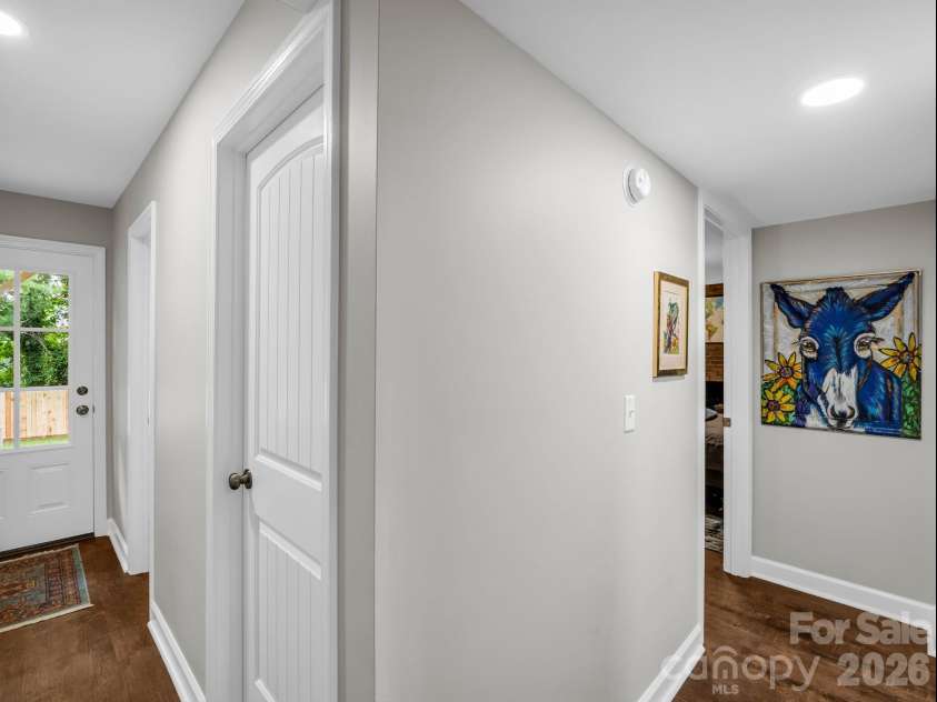59 Underhill Road, Hendersonville, NC 28792.  MLS# CAR4395706, YatesRealty ID 33215. 
