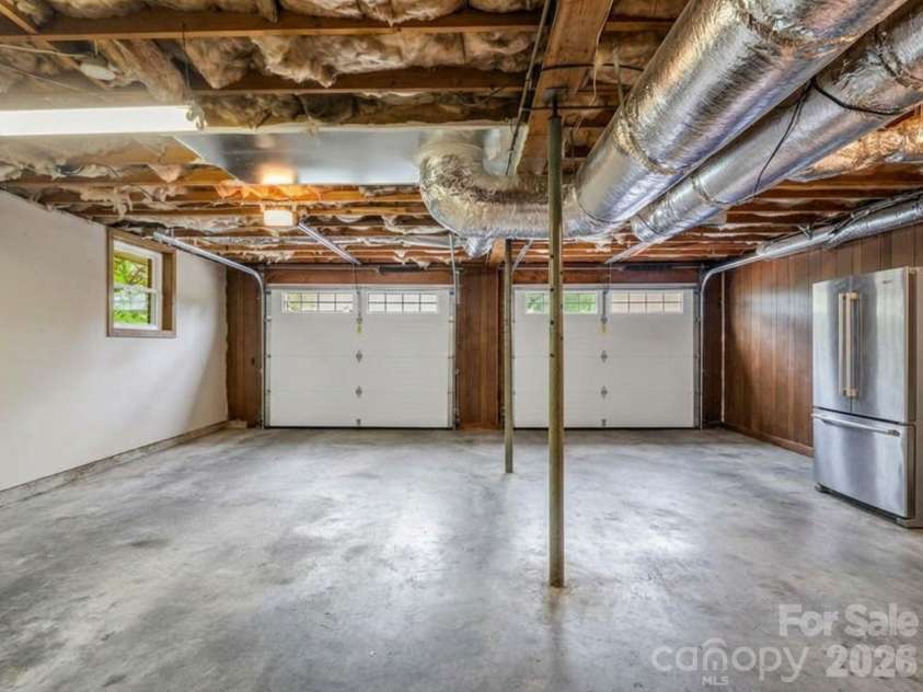 59 Underhill Road, Hendersonville, NC 28792.  MLS# CAR4395706, YatesRealty ID 33215. Virtually decluttered