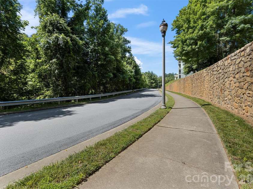 100 Vista Lake Drive, Candler, NC 28715.  MLS# CAR4393023, YatesRealty ID 33216. 