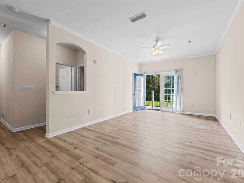 100 Vista Lake Drive, Candler, NC 28715.  MLS# CAR4393023, YatesRealty ID 33216. 