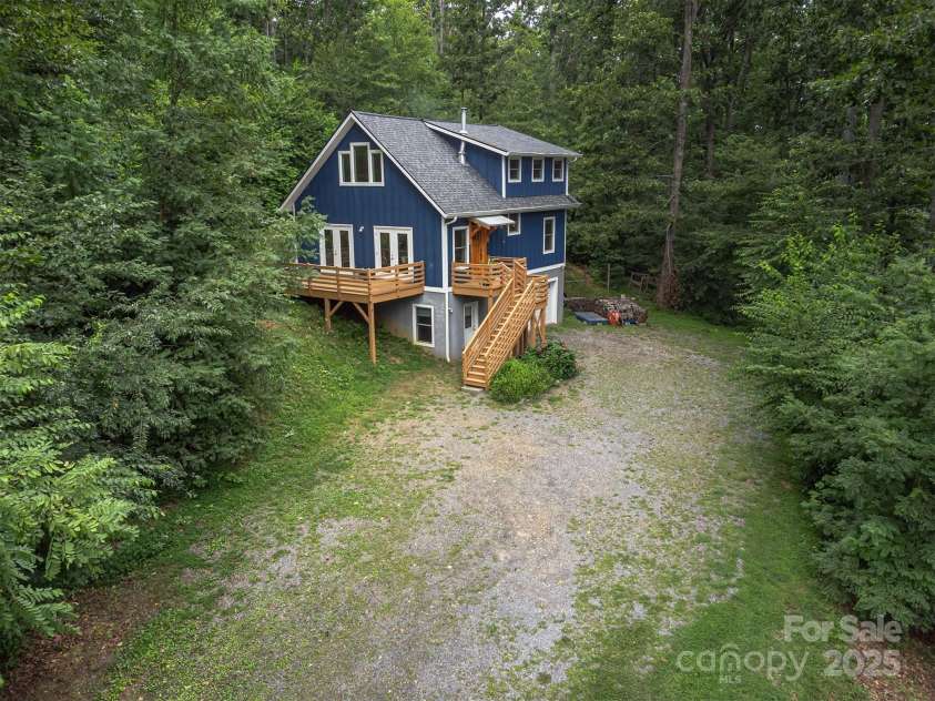 15 Shytle Lane, Fletcher, NC 28732.  MLS# CAR4290247, YatesRealty ID 33216. Beautiful home on Almost 2 acres.