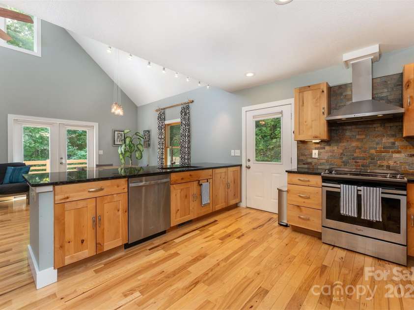 15 Shytle Lane, Fletcher, NC 28732.  MLS# CAR4290247, YatesRealty ID 33216. Spacious Kitchen