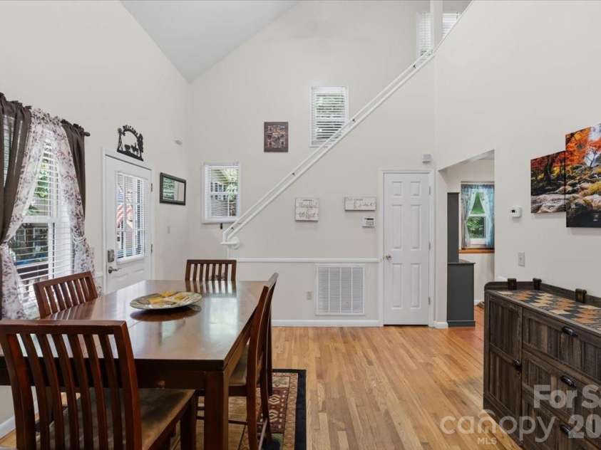 122 Arnold Heights, Waynesville, NC 28786.  MLS# CAR4386984, YatesRealty ID 33220. 