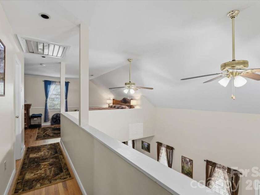 122 Arnold Heights, Waynesville, NC 28786.  MLS# CAR4386984, YatesRealty ID 33220. 