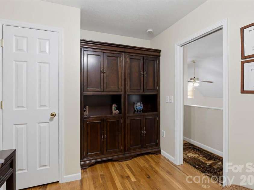 122 Arnold Heights, Waynesville, NC 28786.  MLS# CAR4386984, YatesRealty ID 33220. 