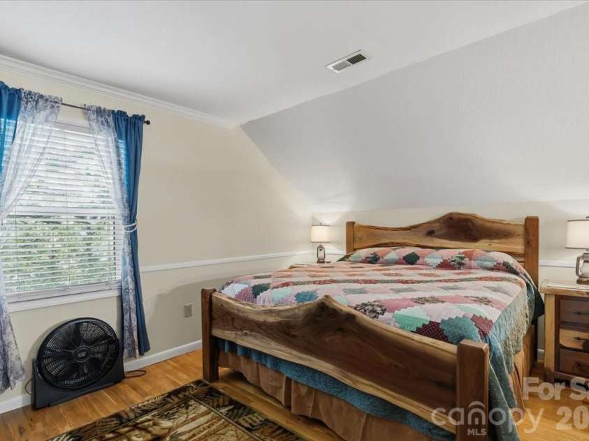 122 Arnold Heights, Waynesville, NC 28786.  MLS# CAR4386984, YatesRealty ID 33220. 