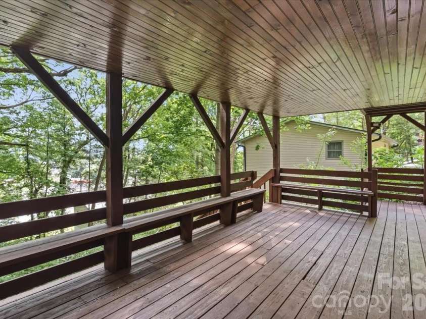 122 Arnold Heights, Waynesville, NC 28786.  MLS# CAR4386984, YatesRealty ID 33220. 