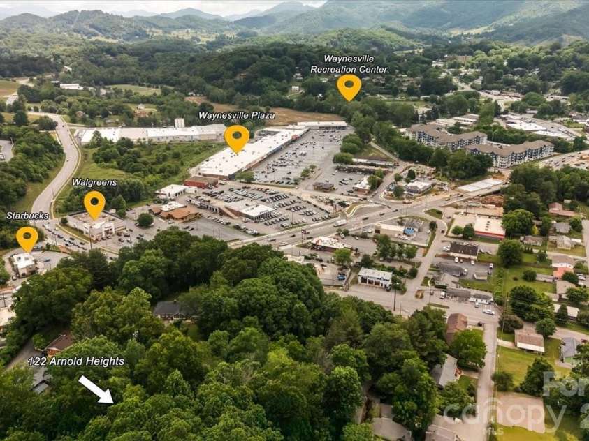 122 Arnold Heights, Waynesville, NC 28786.  MLS# CAR4386984, YatesRealty ID 33220. 