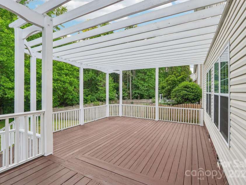 5745 Snapdragon Lane, Huntersville, NC 28078.  MLS# CAR4287848, YatesRealty ID 33221. 