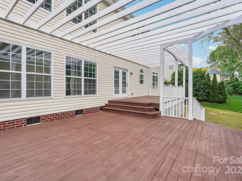 5745 Snapdragon Lane, Huntersville, NC 28078.  MLS# CAR4287848, YatesRealty ID 33221. 