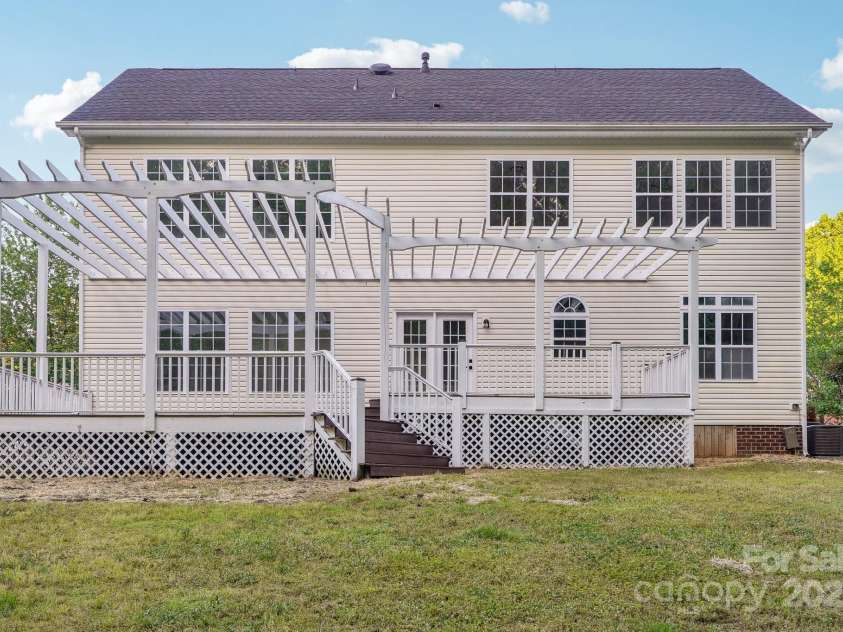 5745 Snapdragon Lane, Huntersville, NC 28078.  MLS# CAR4287848, YatesRealty ID 33221. 