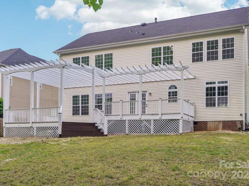 5745 Snapdragon Lane, Huntersville, NC 28078.  MLS# CAR4287848, YatesRealty ID 33221. 