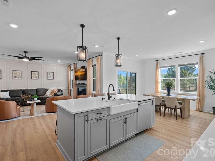 8604 Bridgegate Drive, Huntersville, NC 28078.  MLS# CAR4395999, YatesRealty ID 33221. 