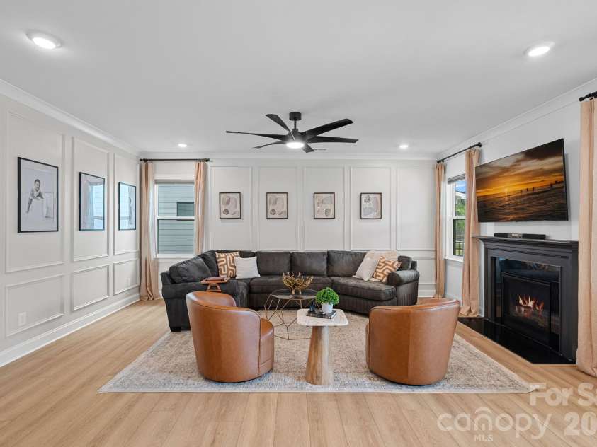 8604 Bridgegate Drive, Huntersville, NC 28078.  MLS# CAR4395999, YatesRealty ID 33221. 