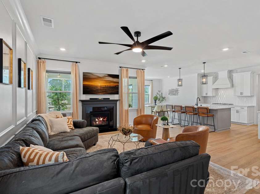8604 Bridgegate Drive, Huntersville, NC 28078.  MLS# CAR4395999, YatesRealty ID 33221. 