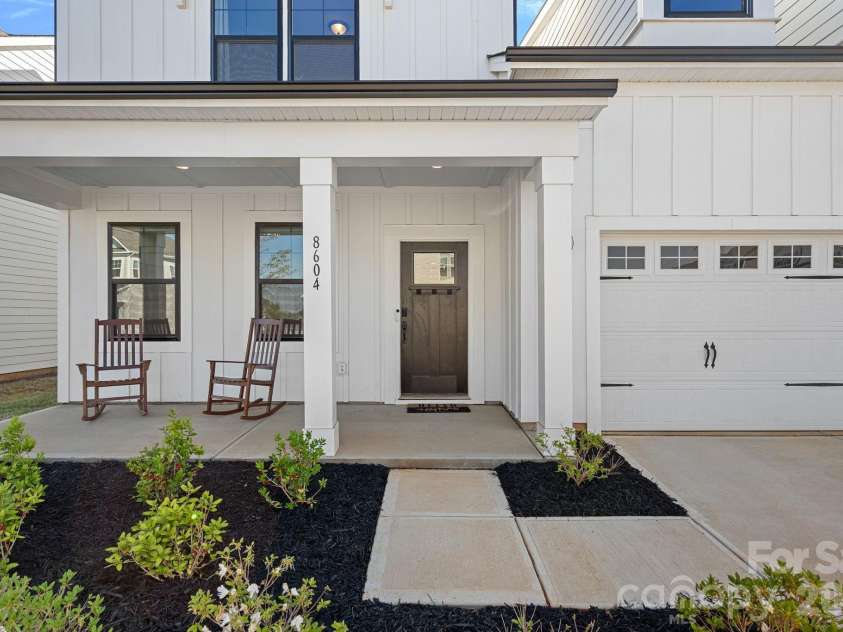 8604 Bridgegate Drive, Huntersville, NC 28078.  MLS# CAR4395999, YatesRealty ID 33221. 