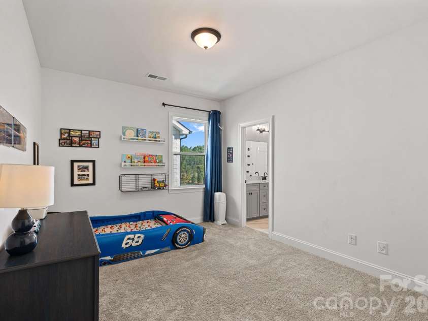 8604 Bridgegate Drive, Huntersville, NC 28078.  MLS# CAR4395999, YatesRealty ID 33221. Bedroom 3