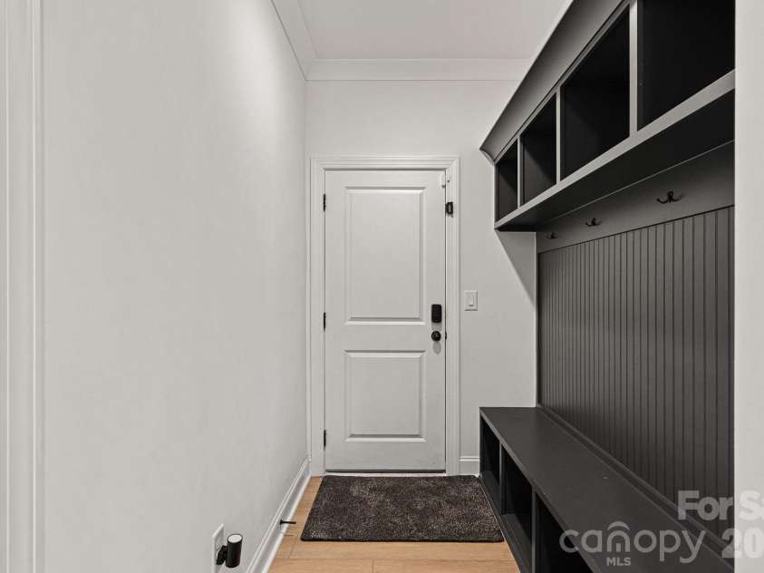 8604 Bridgegate Drive, Huntersville, NC 28078.  MLS# CAR4395999, YatesRealty ID 33221. Mud Room / drop zone