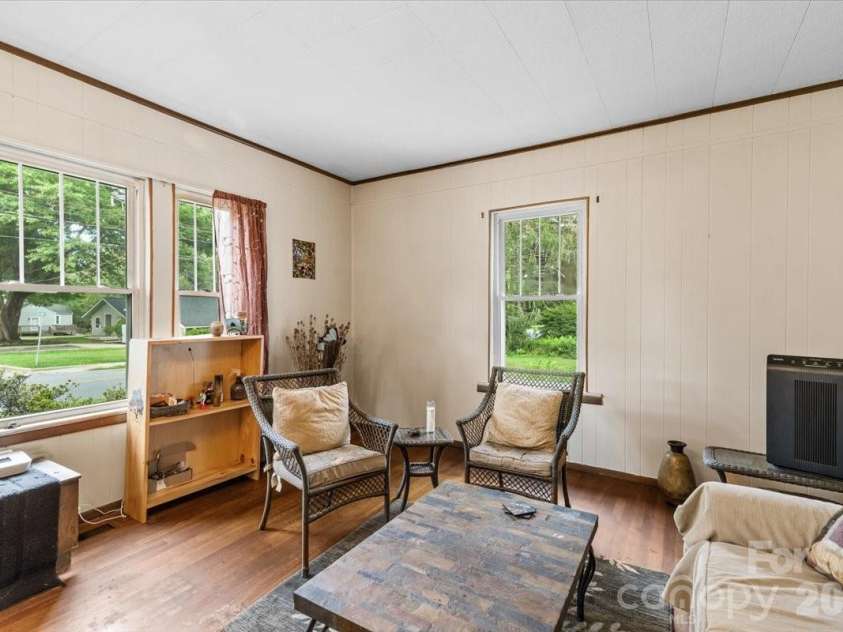 196 French Broad Street, Brevard, NC 28712.  MLS# CAR4397130, YatesRealty ID 33222. 