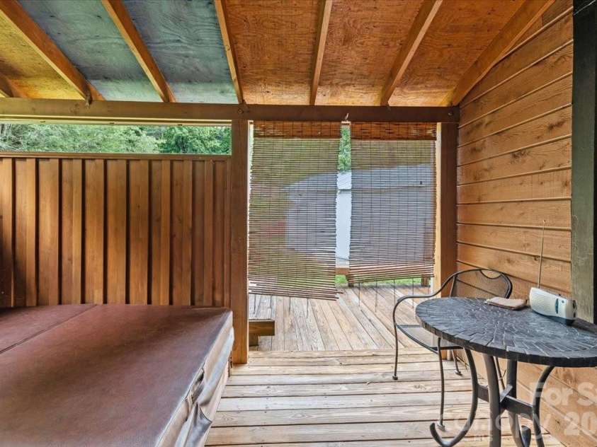 196 French Broad Street, Brevard, NC 28712.  MLS# CAR4397130, YatesRealty ID 33222. 