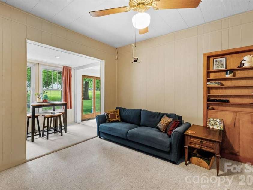196 French Broad Street, Brevard, NC 28712.  MLS# CAR4397130, YatesRealty ID 33222. 