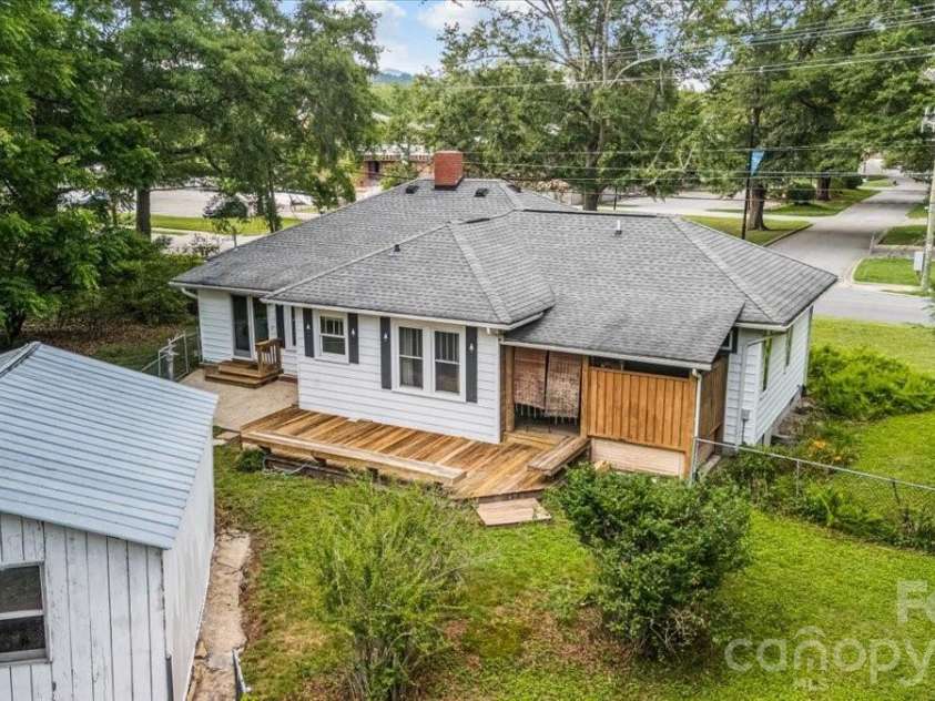 196 French Broad Street, Brevard, NC 28712.  MLS# CAR4397130, YatesRealty ID 33222. 