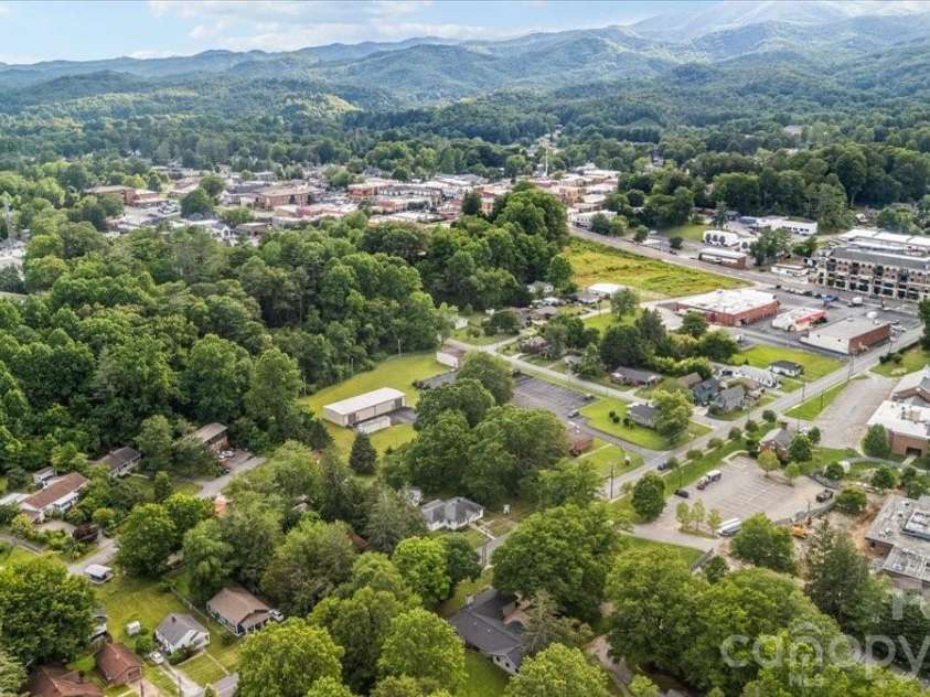 196 French Broad Street, Brevard, NC 28712.  MLS# CAR4397130, YatesRealty ID 33222. 