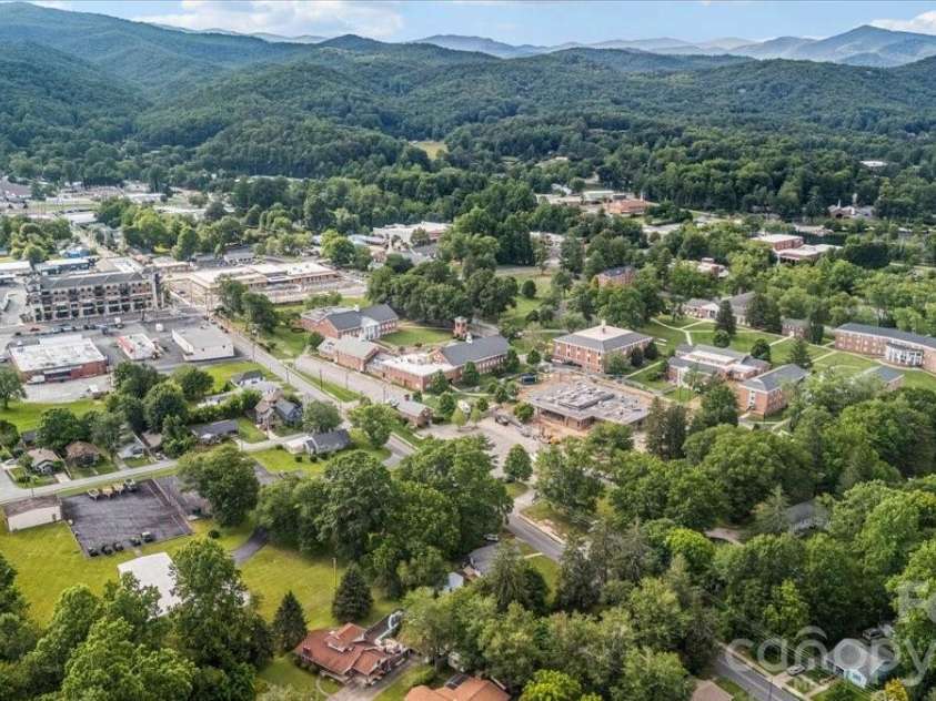 196 French Broad Street, Brevard, NC 28712.  MLS# CAR4397130, YatesRealty ID 33222. 