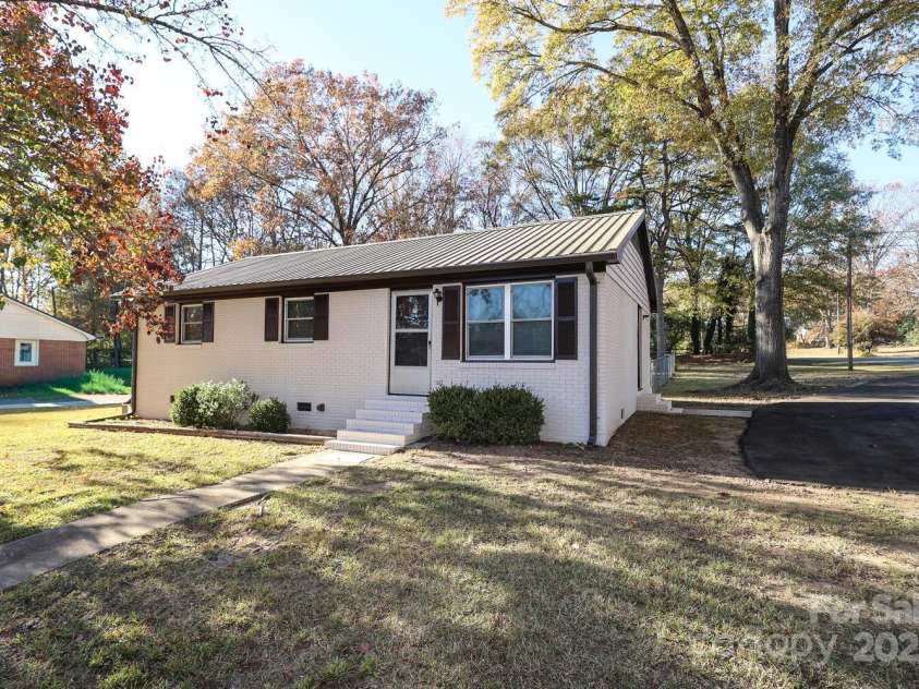 300 Grover Moore Place, Indian Trail, NC 28079.  MLS# CAR4322306, YatesRealty ID 33222. 