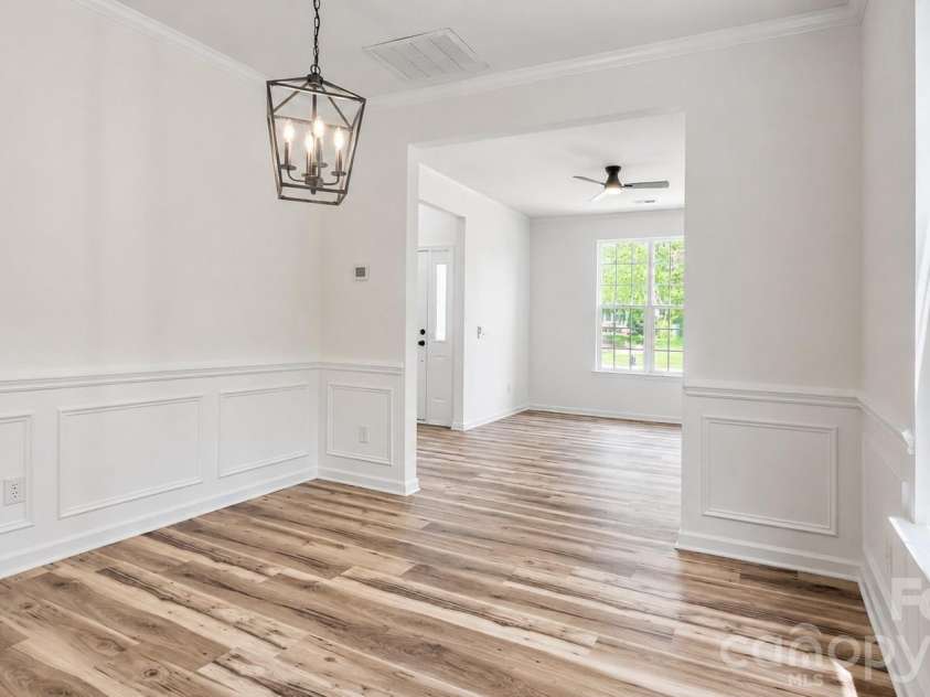 12519 Wandering Brook Drive, Charlotte, NC 28273.  MLS# CAR4392280, YatesRealty ID 33223. 