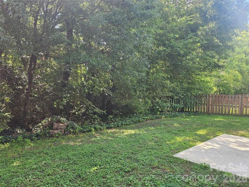 12519 Wandering Brook Drive, Charlotte, NC 28273.  MLS# CAR4392280, YatesRealty ID 33223. 