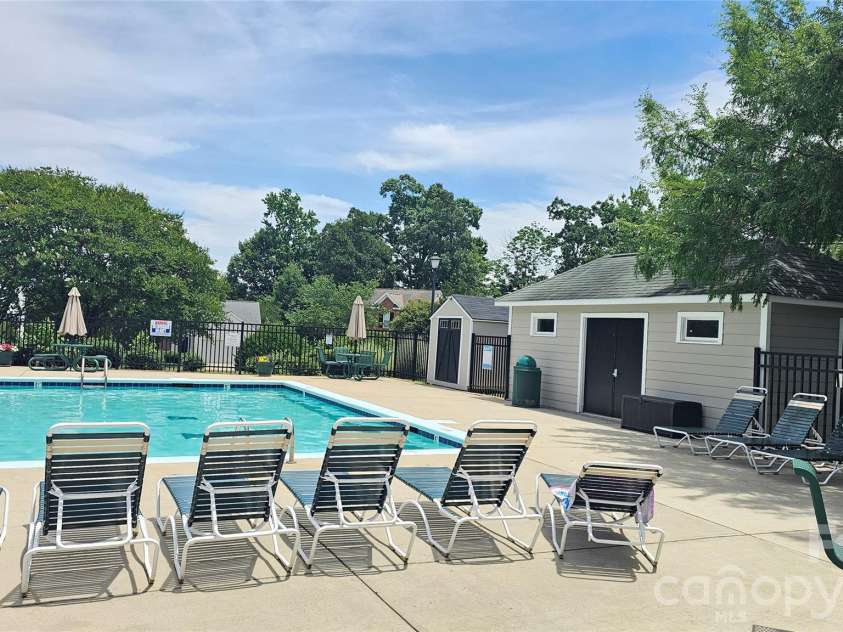 12519 Wandering Brook Drive, Charlotte, NC 28273.  MLS# CAR4392280, YatesRealty ID 33223. 