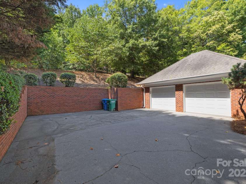 403 Maymont Drive, Cramerton, NC 28032.  MLS# CAR4292939, YatesRealty ID 33226. 