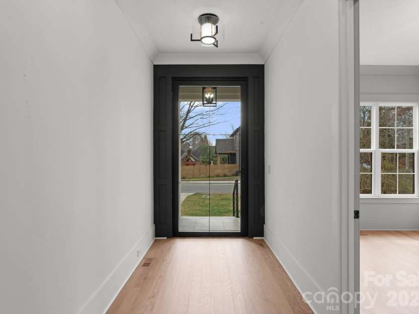 4345 Castleton Road, Charlotte, NC 28211.  MLS# CAR4340986, YatesRealty ID 33226. 